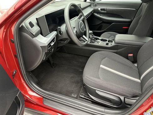 Certified 2025 Hyundai Sonata SE FWD image 11