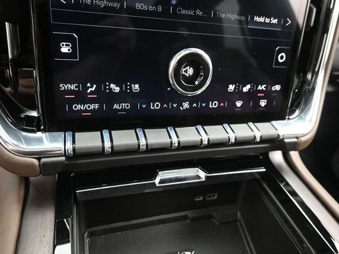 Used 2026 GMC Yukon Denali Ultimate AWD/4WD image 31