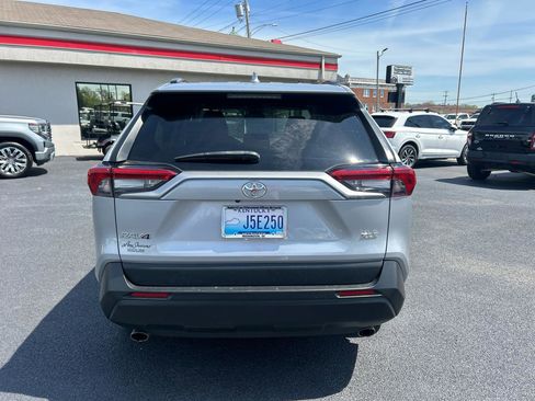Used 2021 Toyota RAV4 XLE image 6