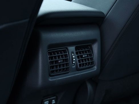 Used 2025 Toyota Camry SE image 14