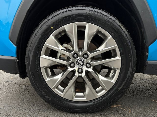 Used 2020 Toyota RAV4 XLE Premium AWD/4WD image 26