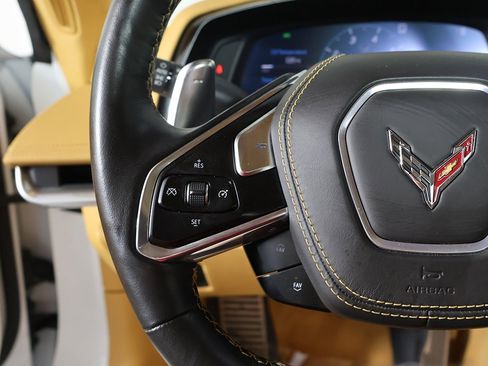 Used 2021 Chevrolet Corvette Stingray Premium Conv w/ Z51 Performance Package image 32