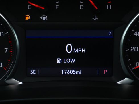 Used 2024 Chevrolet Blazer LT w/ Convenience Package FWD image 4
