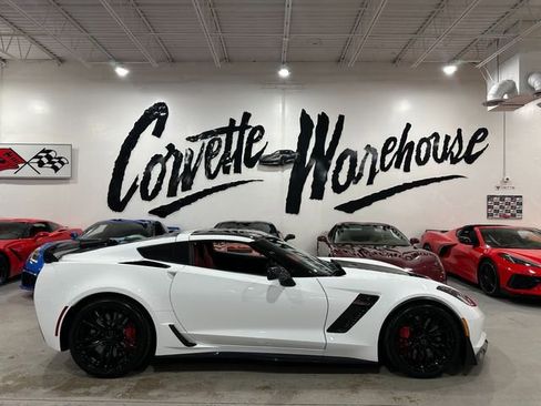 Used 2016 Chevrolet Corvette Z06 w/ 3LZ Preferred Equipment Group RWD image 31