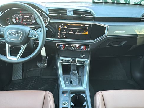 Certified 2025 Audi Q3 2.0T Premium image 17