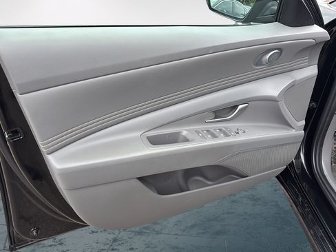 Certified 2025 Hyundai Elantra Sport FWD image 10