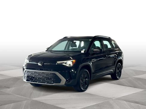 Used 2025 Volkswagen Taos S FWD image 4