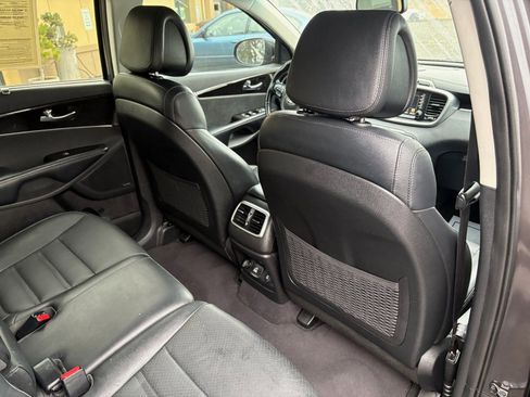 Used 2016 Kia Sorento EX w/ EX Touring Package image 24