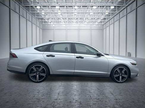 Used 2026 Honda Accord SE image 8