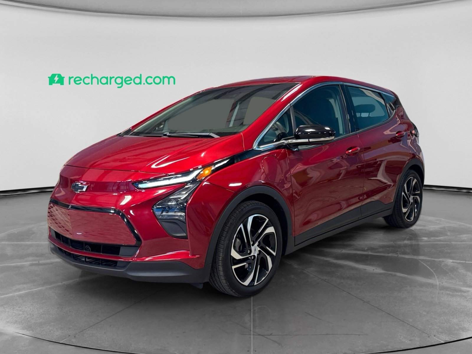 Used 2023 Chevrolet Bolt LT w/ Infotainment Package FWD image 1