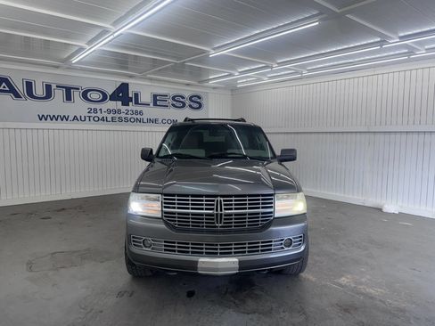 Used 2014 Lincoln Navigator 4WD image 2