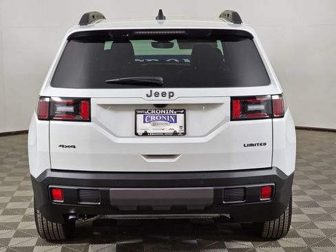 New 2026 Jeep Cherokee Laredo image 4