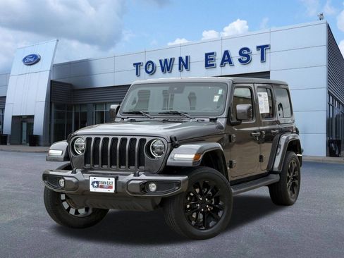 Used 2021 Jeep Wrangler Unlimited Sahara AWD/4WD image 1