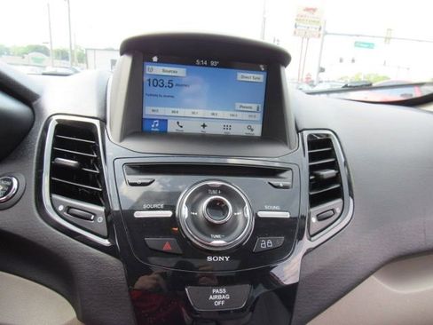 Used 2017 Ford Fiesta Titanium image 14