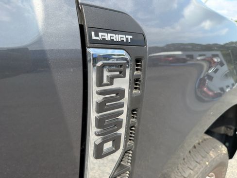 Used 2023 Ford F250 Lariat AWD/4WD image 32