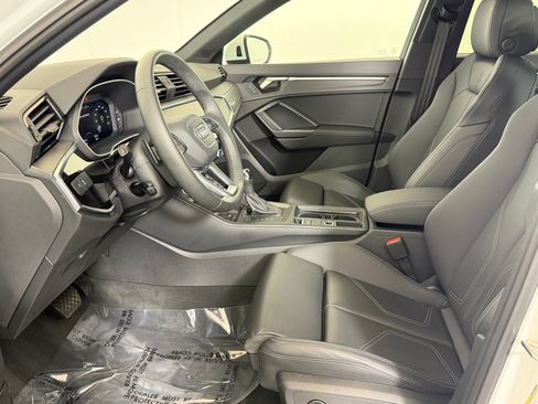 Used 2025 Audi Q3 2.0T Premium w/ Convenience Package AWD/4WD image 5