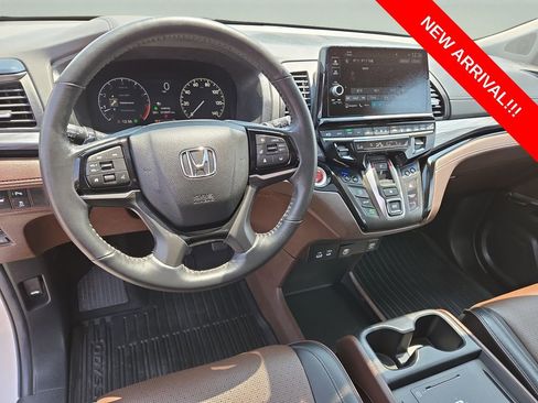 Used 2025 Honda Odyssey Elite image 19