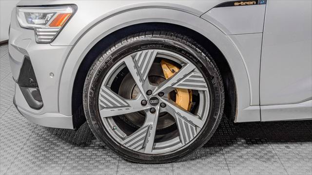 Used 2022 Audi e-tron Prestige w/ Prestige Package AWD/4WD image 33