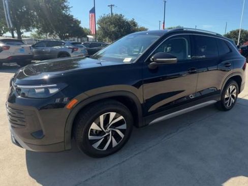 Used 2025 Volkswagen Tiguan S FWD image 4