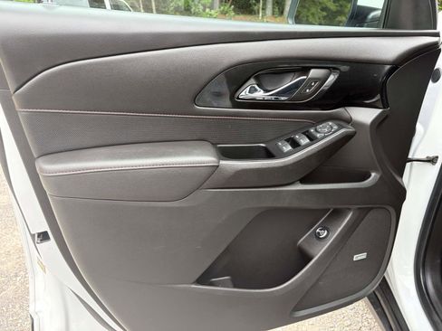 Used 2023 Chevrolet Traverse RS w/ LPO, Floor Liner Package FWD image 5