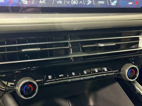 New 2026 Chevrolet Traverse LT w/ LPO, Floor Liner Package image 19