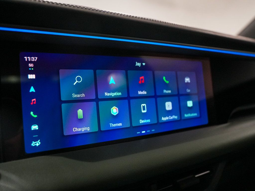 Certified 2024 Porsche Macan 4 Electric AWD/4WD image 15