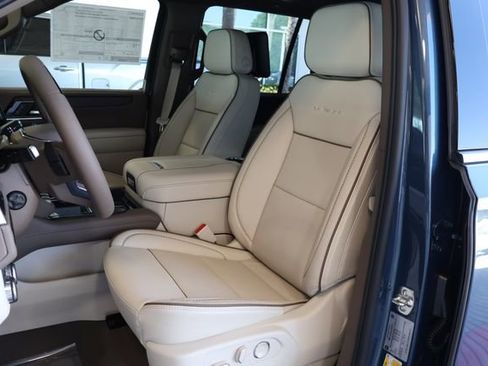 New 2026 GMC Yukon Denali w/ Denali Reserve Package AWD/4WD image 15