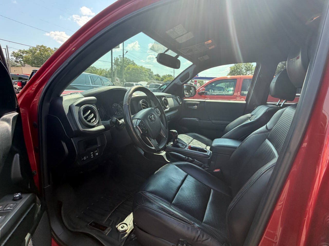Used 2017 Toyota Tacoma TRD Pro AWD/4WD image 2