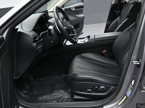 Used 2022 Genesis G80 2.5T AWD/4WD image 16