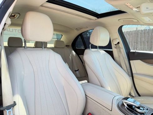 Used 2018 Mercedes-Benz E 400 4MATIC Sedan image 31