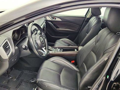 Used 2018 MAZDA MAZDA3 Touring FWD image 19
