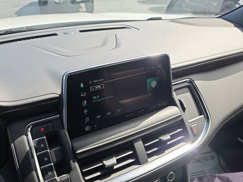 Used 2022 Chevrolet Tahoe Z71 w/ Luxury Package image 22