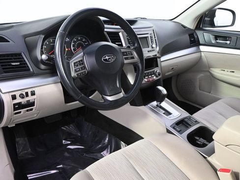 Used 2014 Subaru Outback 2.5i Premium w/ Moonroof Package AWD/4WD image 11