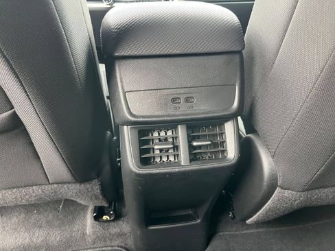 Used 2025 Chevrolet Equinox LT FWD image 22