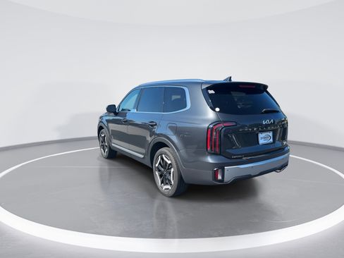 Used 2023 Kia Telluride EX w/ EX Captain's Chair Package FWD image 7