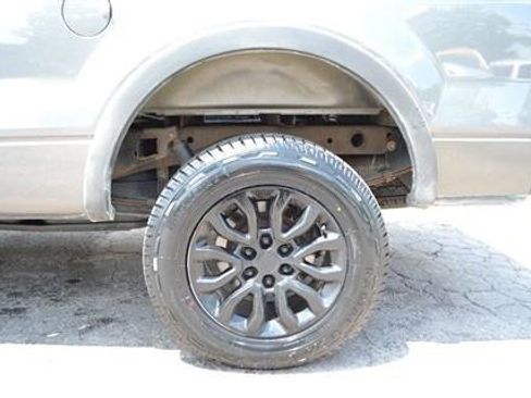 Used 2004 Ford F150 XLT AWD/4WD image 9