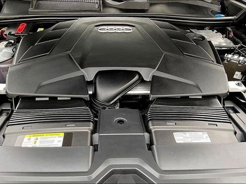 Used 2021 Audi Q8 Prestige w/ Prestige Package image 11