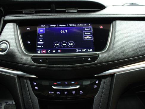 Used 2023 Cadillac XT5 Premium Luxury image 18