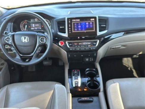 Used 2017 Honda Pilot Touring image 16