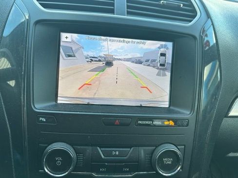 Used 2019 Ford Explorer XLT w/ Equipment Group 202A image 17