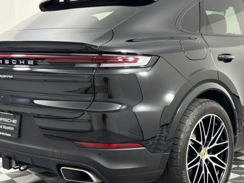 Certified 2024 Porsche Cayenne Coupe AWD/4WD image 24