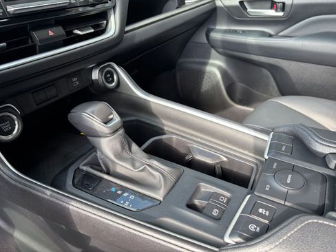 Used 2025 Toyota Grand Highlander XLE image 41