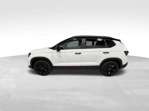 New 2026 Volkswagen Taos SE AWD/4WD image 2