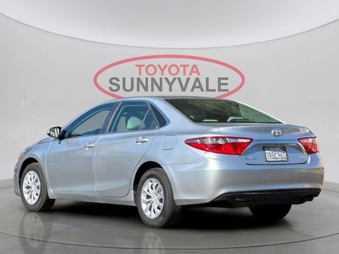 Used 2017 Toyota Camry XLE image 7