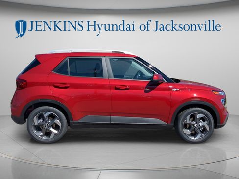 New 2025 Hyundai Venue SEL FWD image 2
