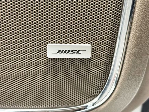 Used 2020 GMC Yukon XL SLT w/ Premium Edition image 17