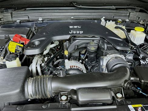 Used 2021 Jeep Gladiator Mojave w/ Trailer Tow Package image 9