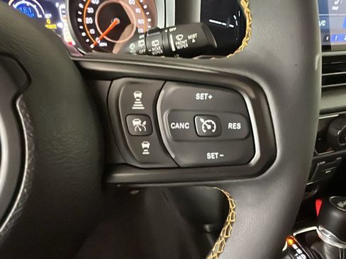 Used 2024 Jeep Wrangler Unlimited Sport AWD/4WD image 18