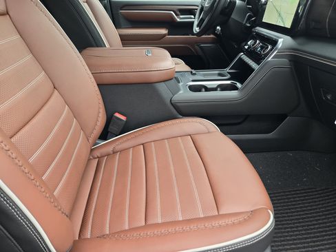 New 2026 GMC Sierra 2500 Denali Ultimate AWD/4WD image 11