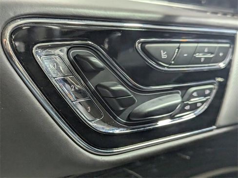 Used 2020 Lincoln Navigator Black Label w/ Cargo Convenience Package image 22